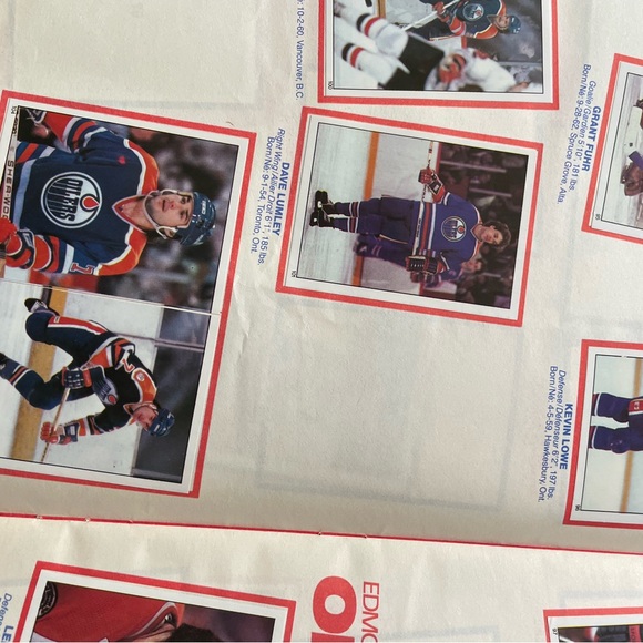 1982 NHL sticker album - Picture 3 of 8